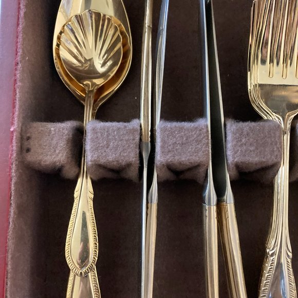 New 24KT Gold Plated Cutlery/Flatware Set in Wooden Chest - Picture 4 of 10